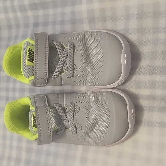 8Toddler runners (Nike) - Picture 1 of 3
